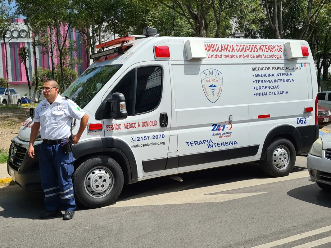 Ambulancia Terrestre Servicio Médico a Domicilio